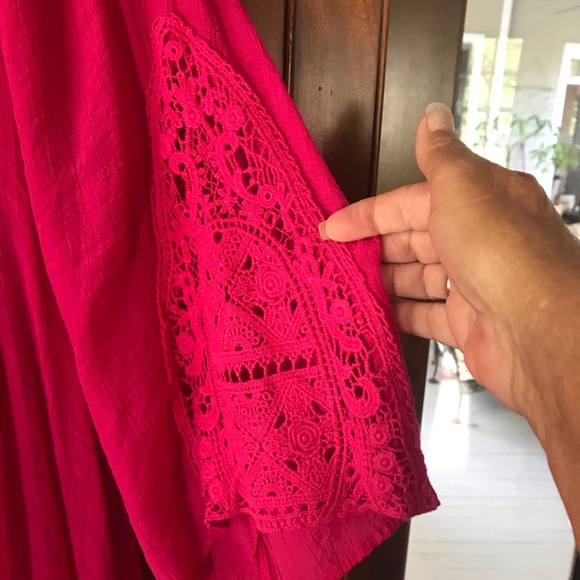 Fushia colored tunic top. Size 1X. - Picture 2 of 5